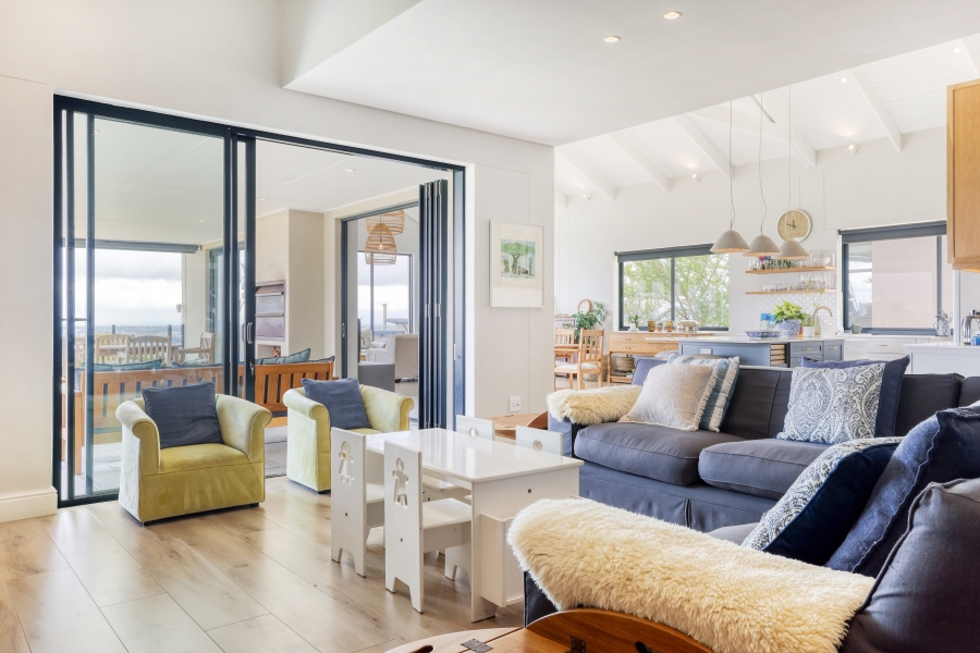 4 Bedroom Property for Sale in Stonehurst Mountain Estate Western Cape